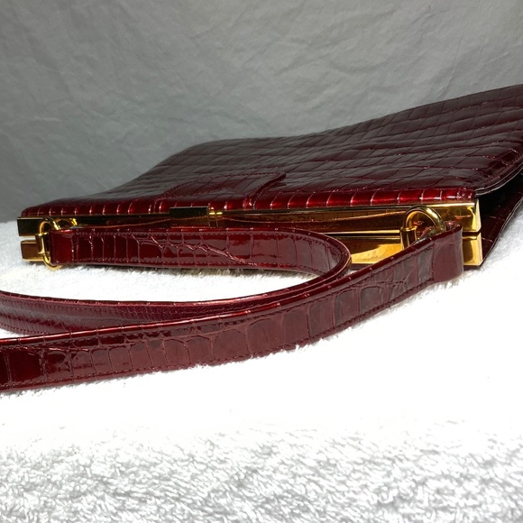 Stuart Weitzman Red Croc Frame Bag - Picture 8 of 14